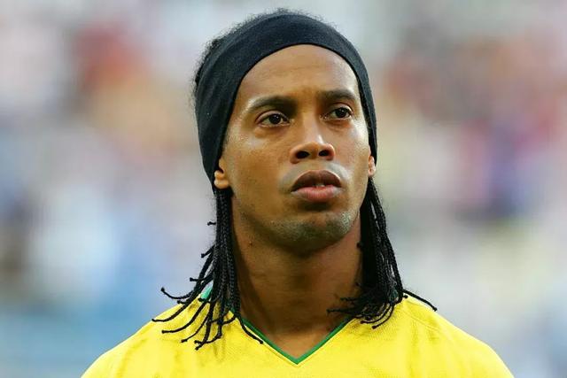 三位2亿先生！76人三巨头合同总额超7亿美元