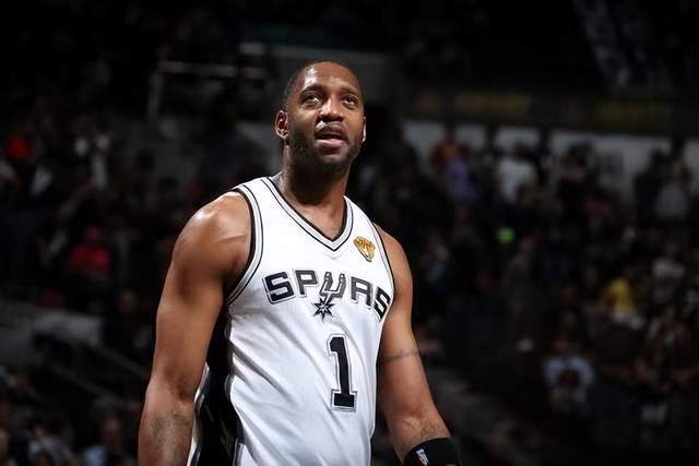 布朗33分广州力克深圳5连胜 同曦送江苏3连败